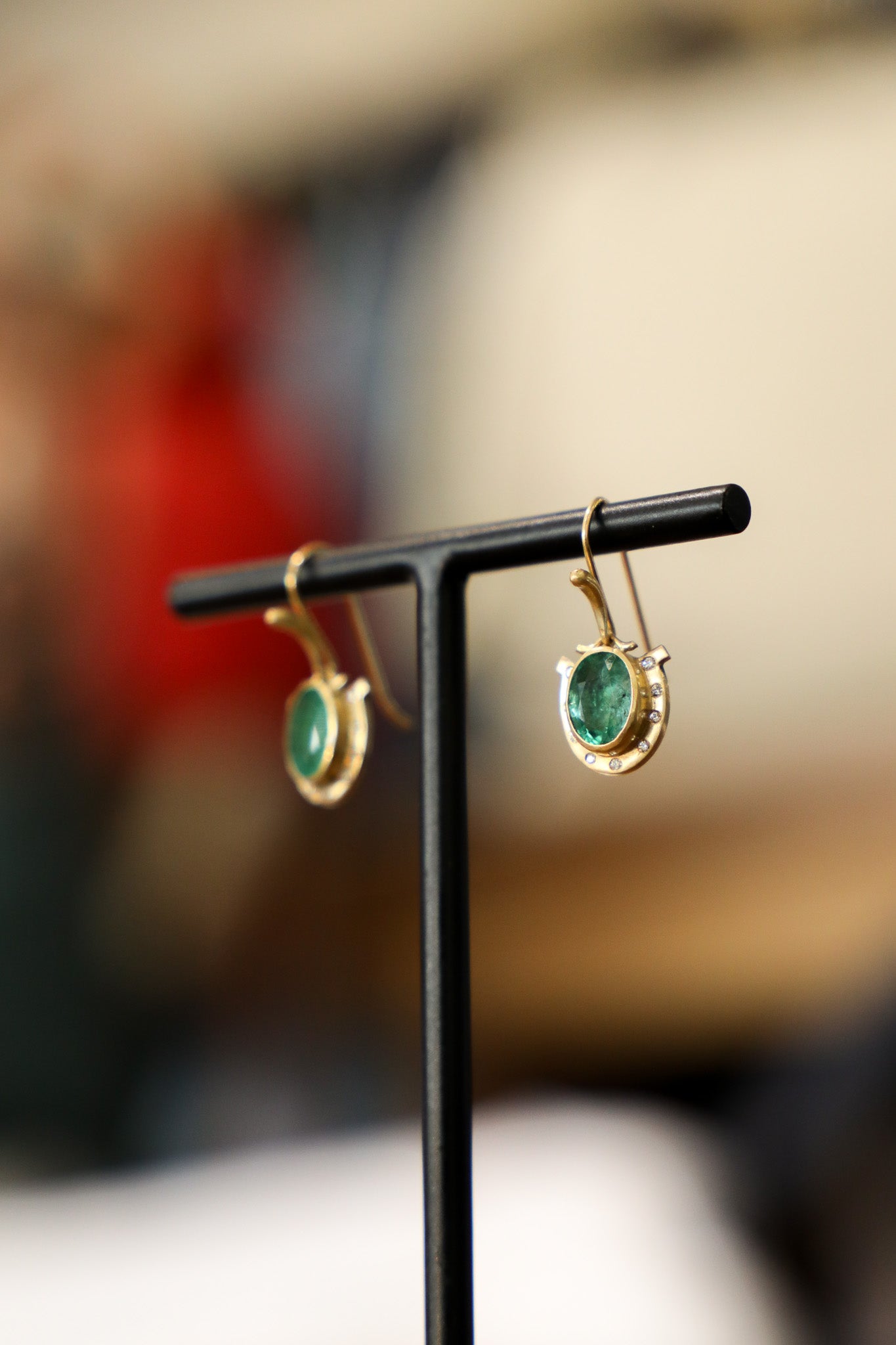 AF (MD23) 18k Paloma Lucky Emerald Horseshoe Earrings w/Diamonds