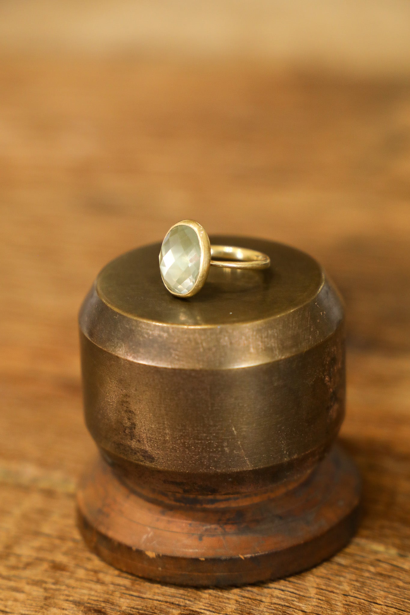 AF (MD53) 18k Ring w/Burmese Moonstone