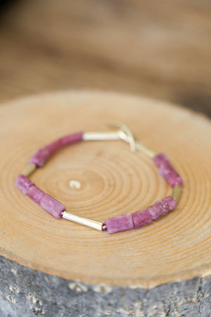 AF (C) 14k YG & Ruby Reed Strand Bracelet w/Clasp (7.5" Length)