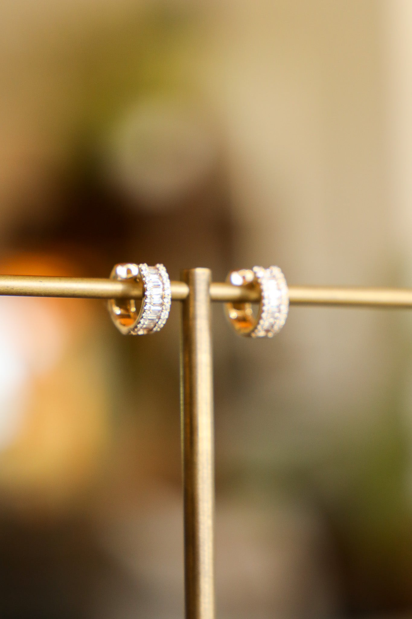 E153 - 14k YG 12.5mm Hoop Earrings w/48 Round Diamonds 0.19cts & 20 Baguette Diamonds 0.29cts