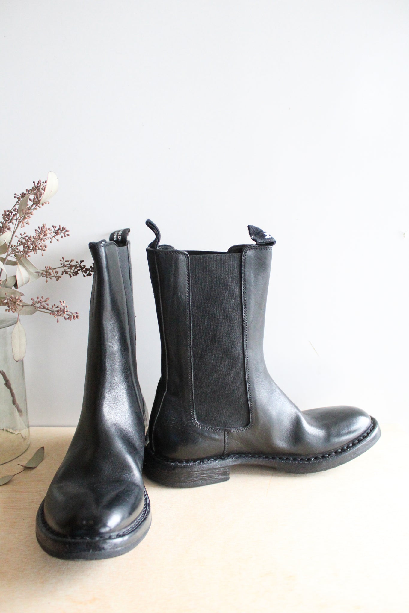 MOMA Kurni Chelsea Boot