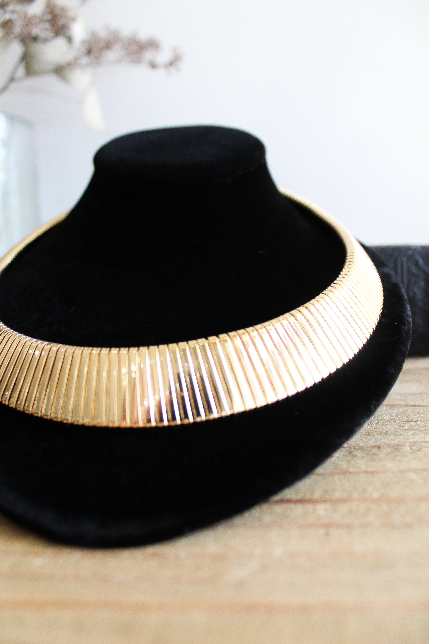 Vintage Gold Tone Graduated Omega Collar Necklace w/Adjustable Length