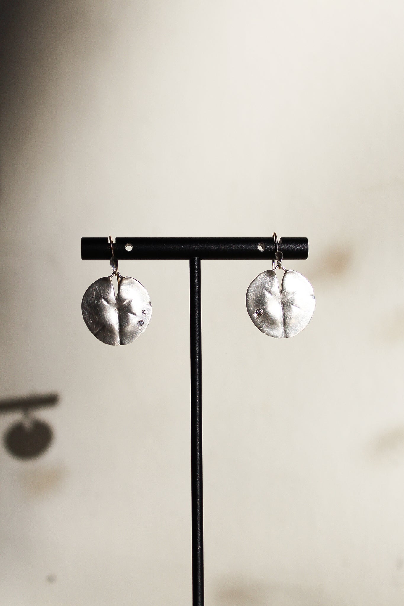 Annette Ferdinandsen SS Medium Lily Pad Earrings w/3 Diamonds