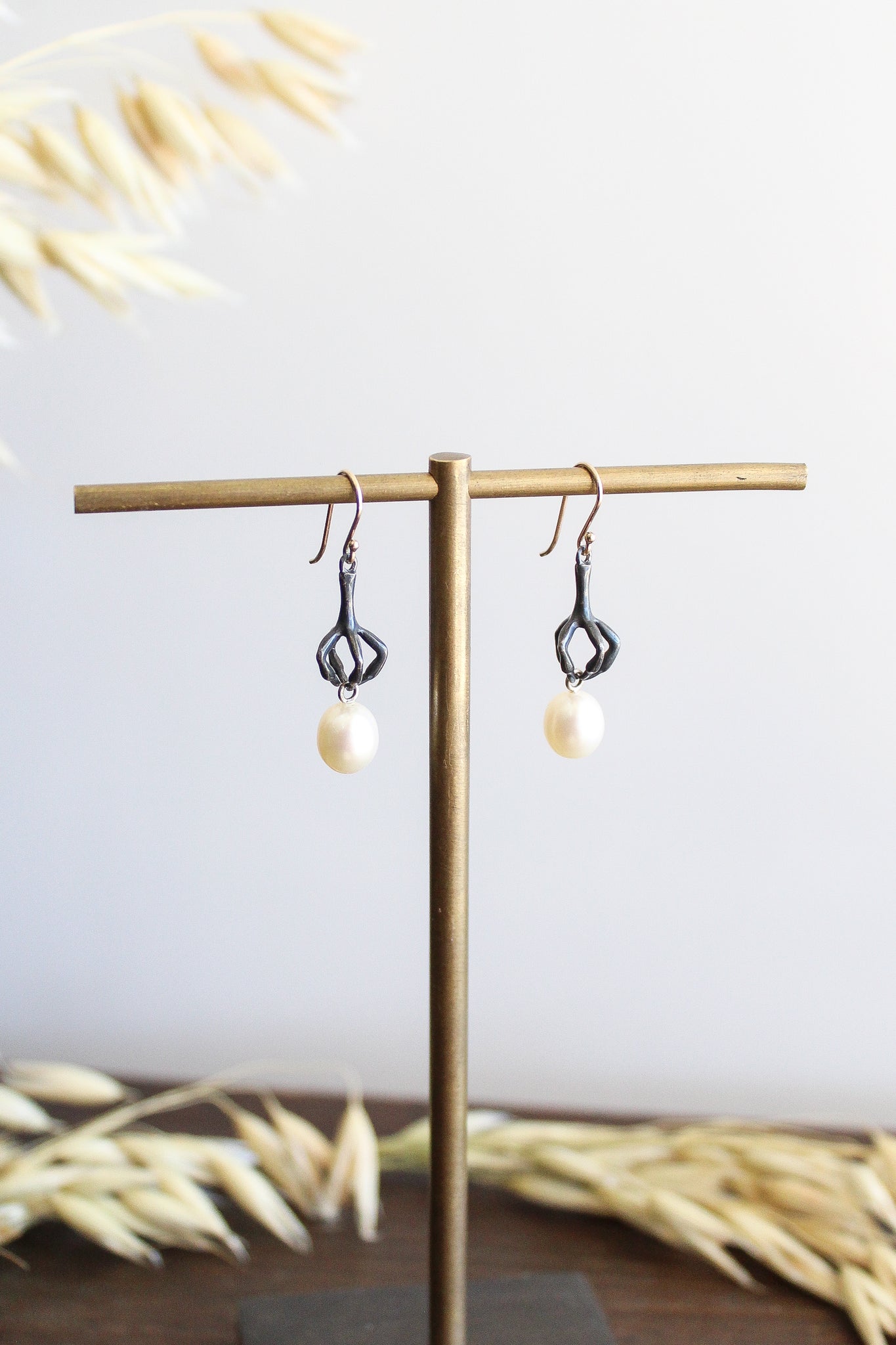 Annette Ferdinandsen Small Ox SS Claw Earrings w/Pearl