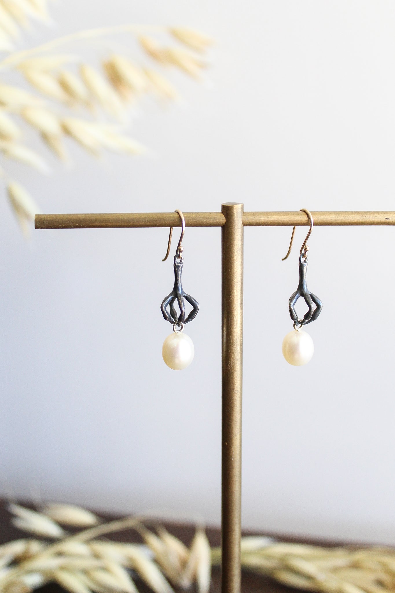 Annette Ferdinandsen Small Ox SS Claw Earrings w/Pearl