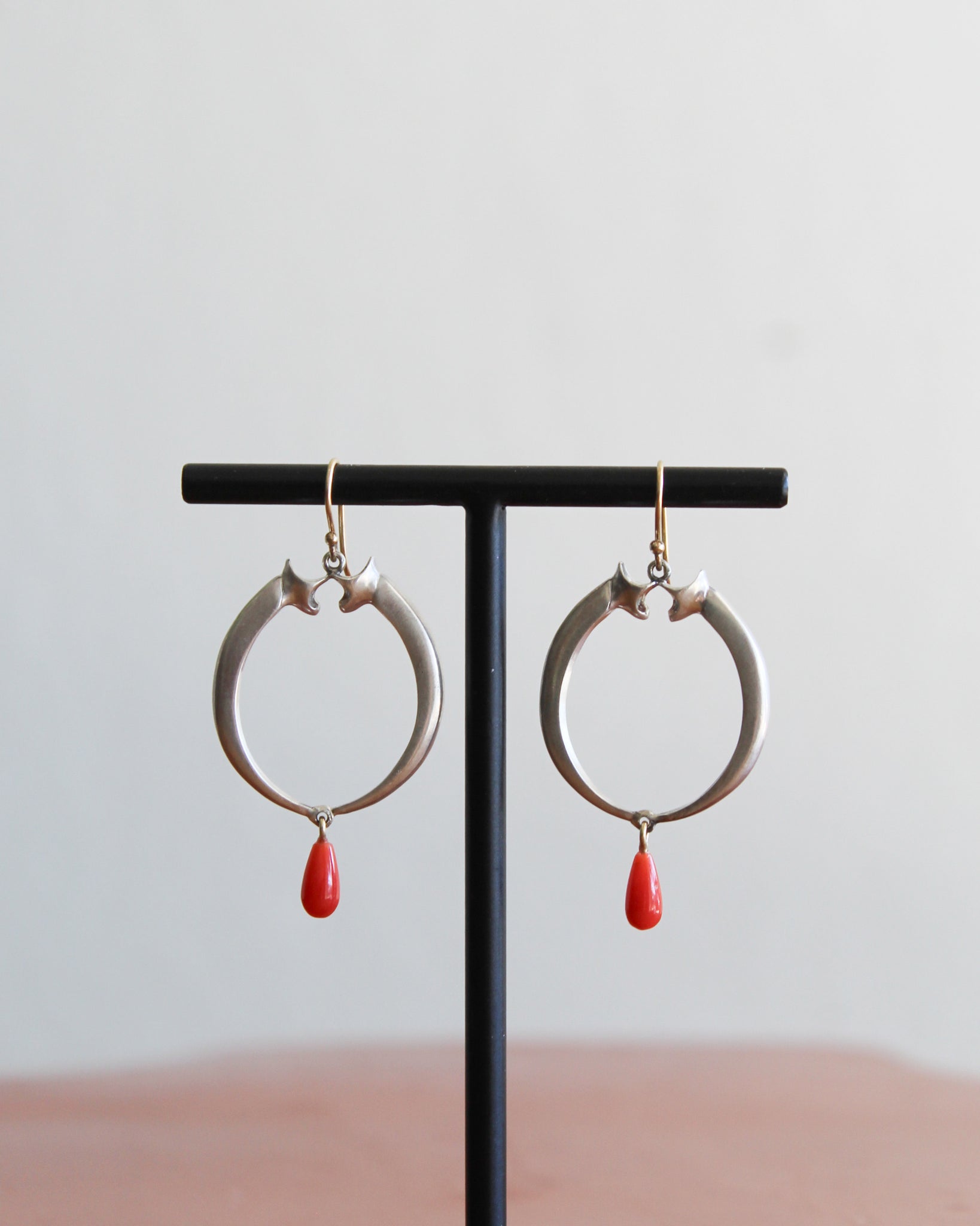 Annette Ferdinandsen Small SS Talon Hoops w/Coral