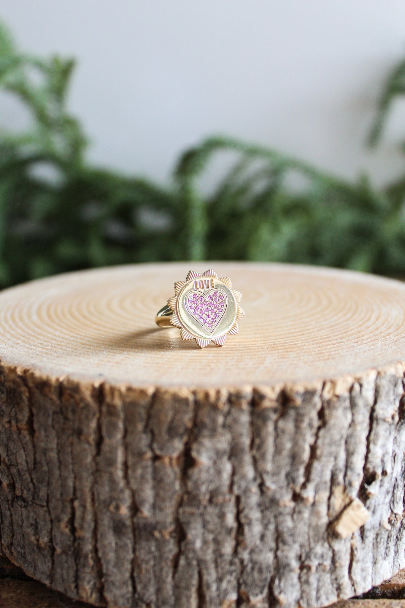 NOUSH La Fortuna Signet Ring Love