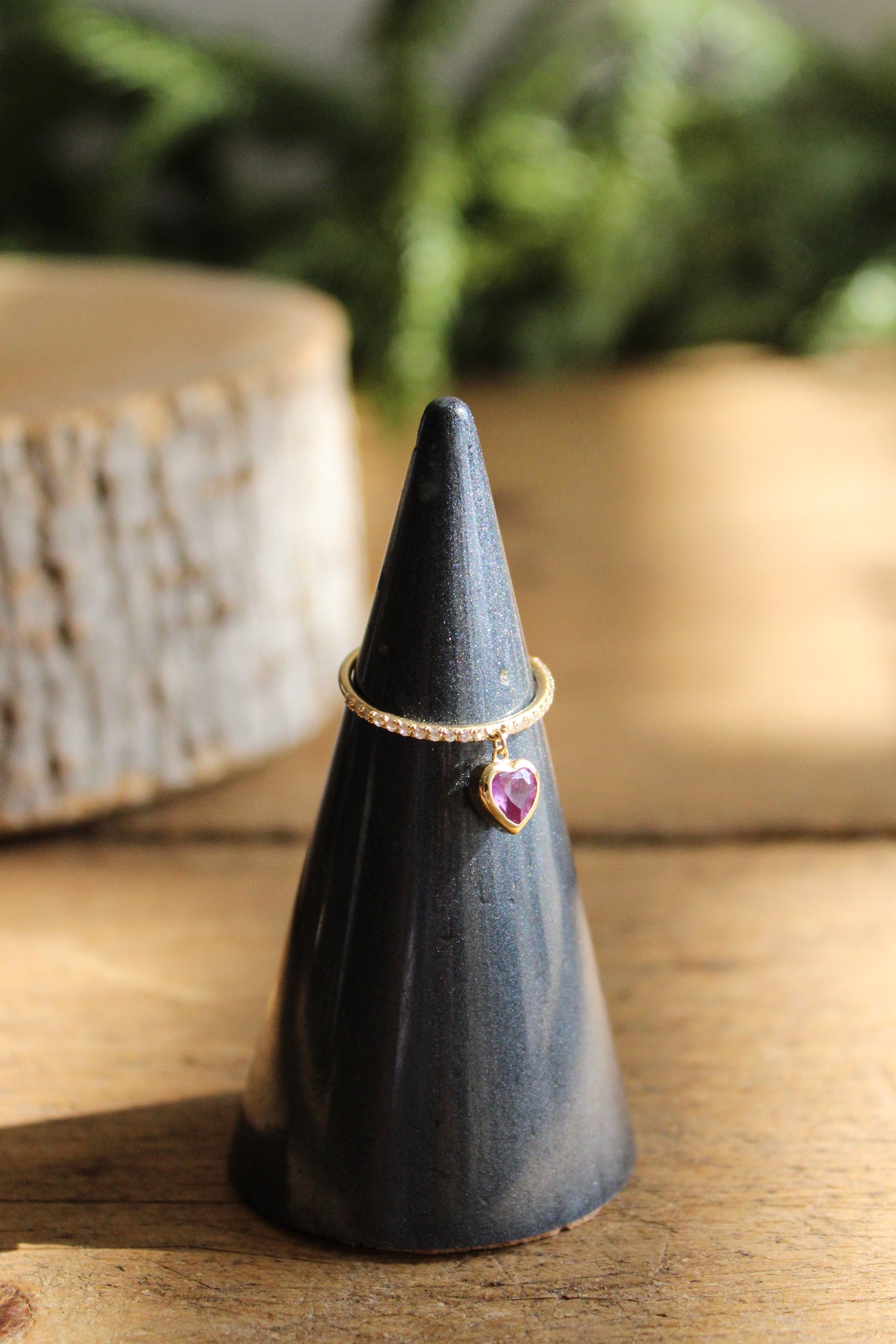 NOUSH Peekaboo Heart Ring w/Diamonds Size 6