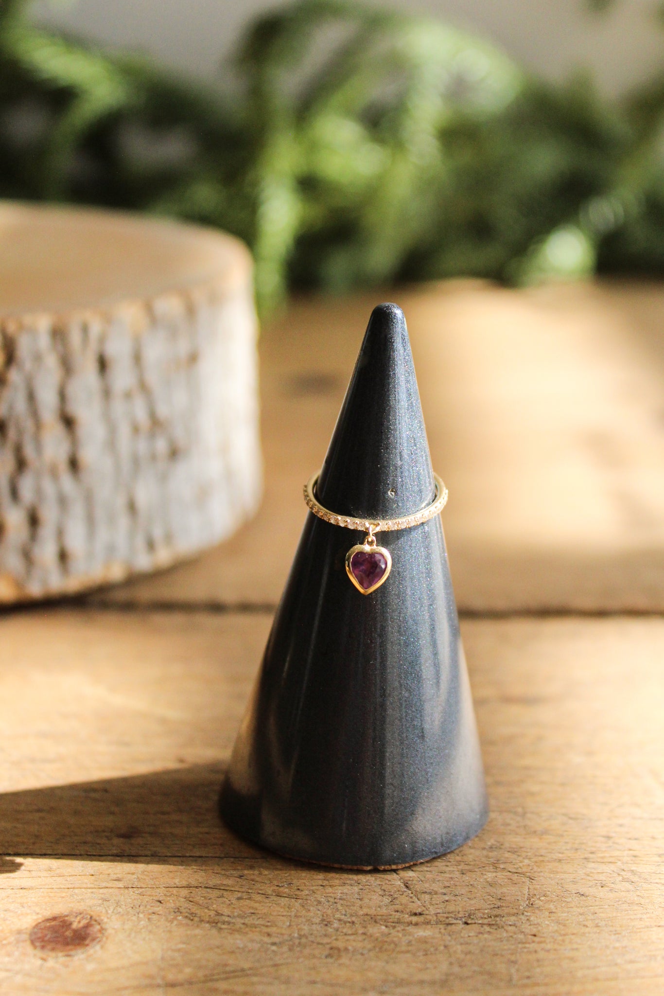 NOUSH Peekaboo Heart Ring w/Diamonds Size 6