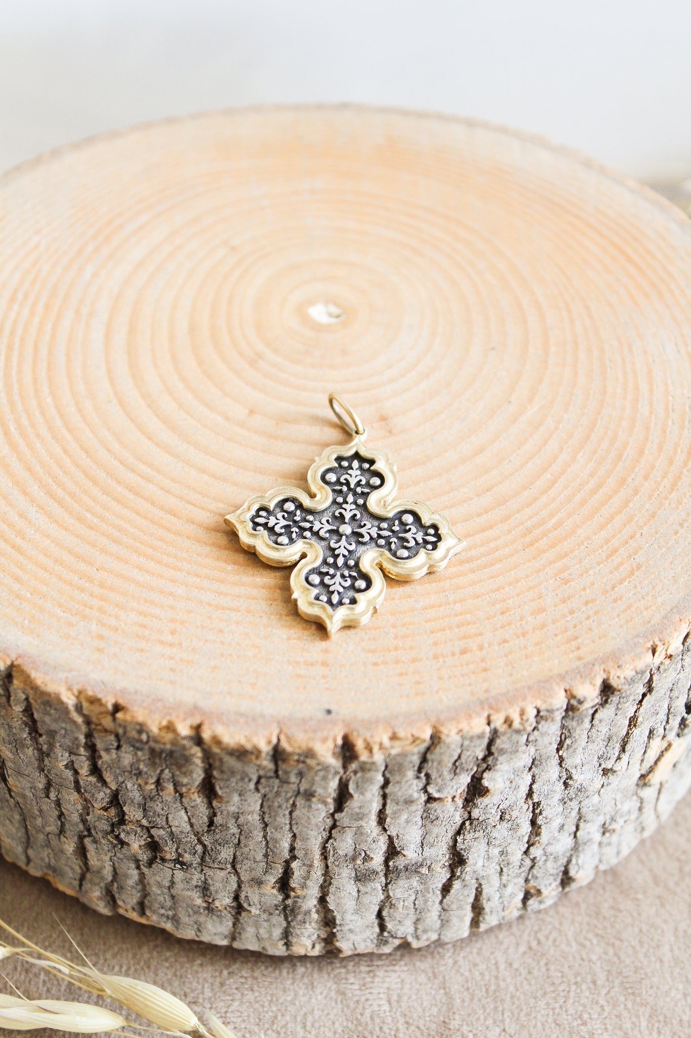 Erica Molinari SS/18k Ornate 4 Point Cross 
