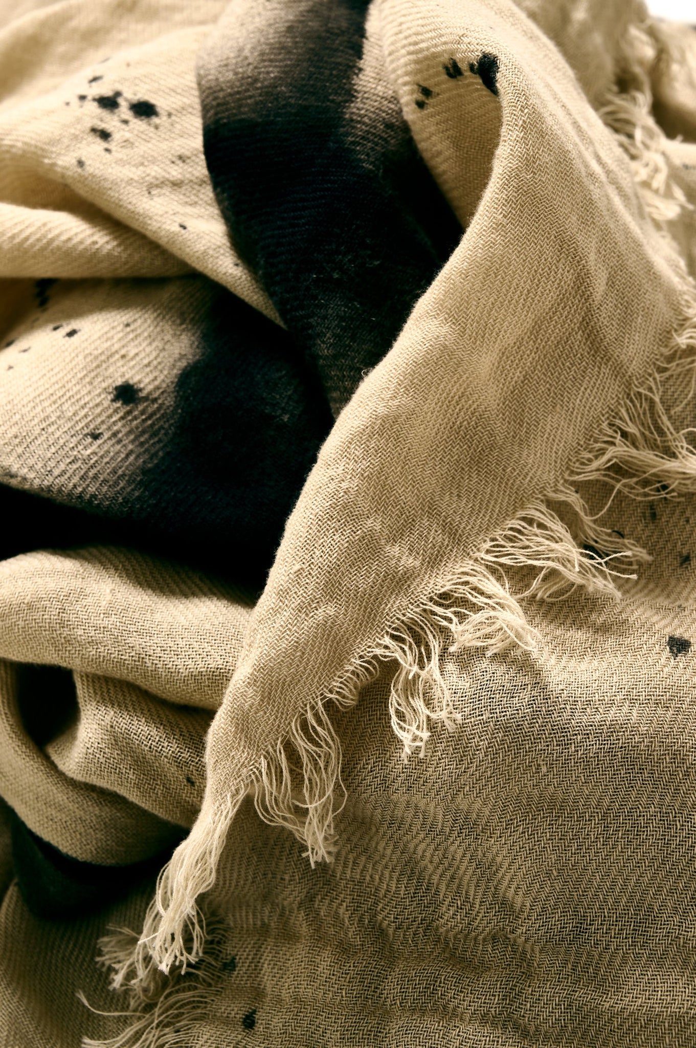 Humanoid Wint Scarf