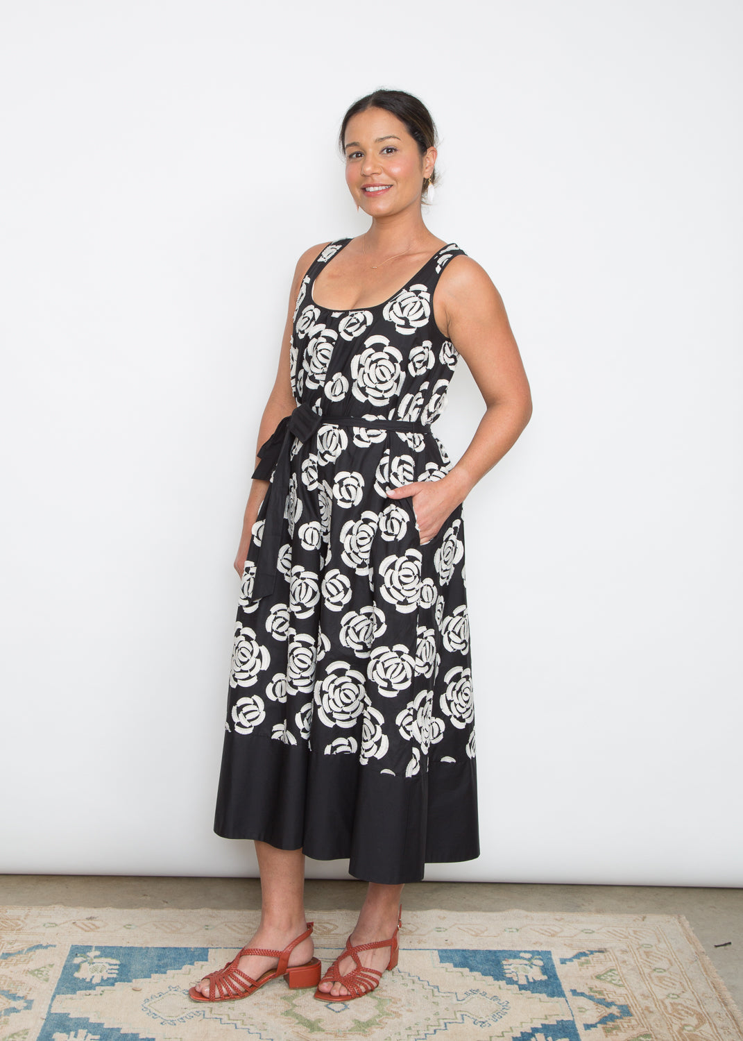 Psophia Sleeveless Midi Dress