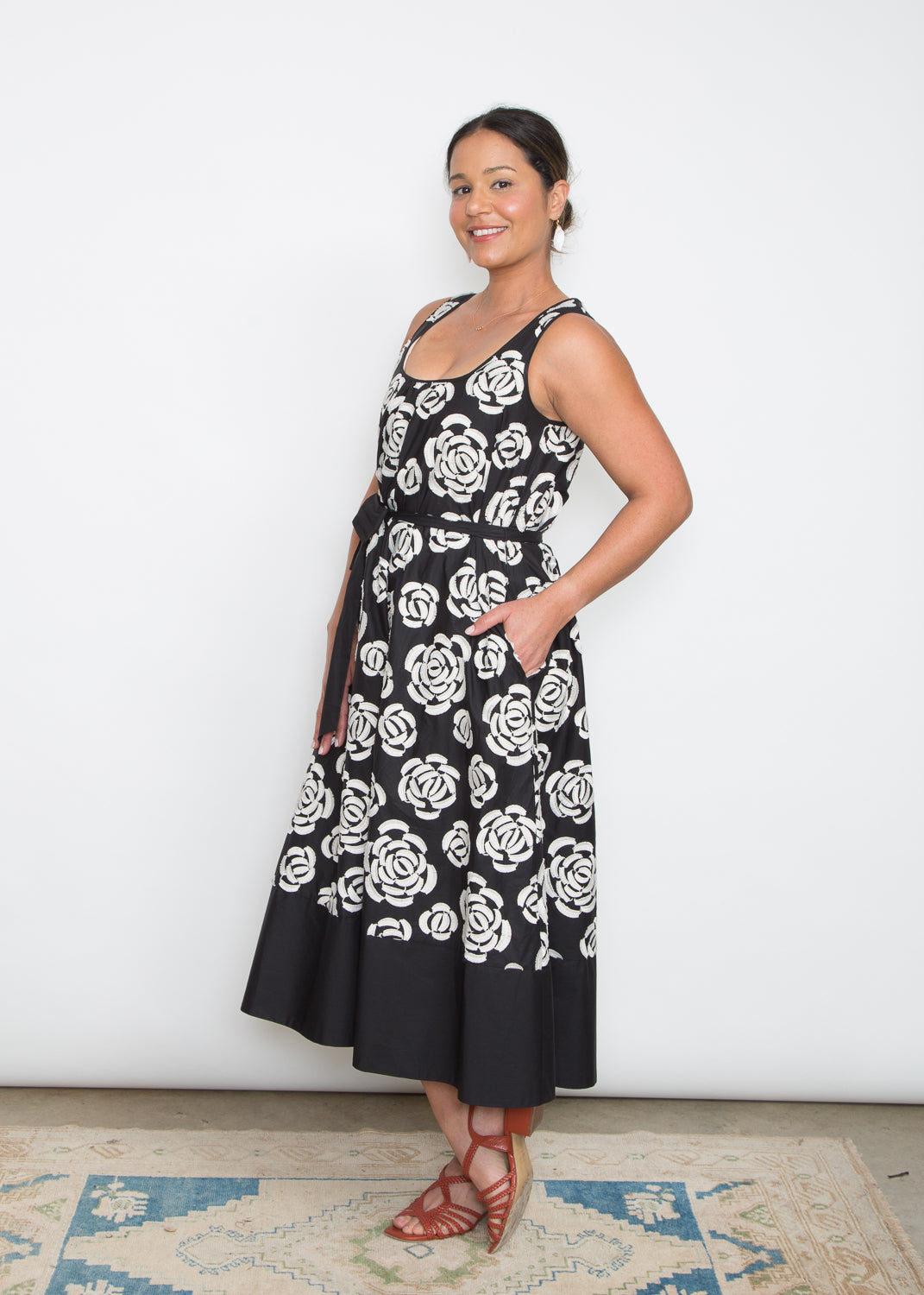 Psophia Sleeveless Midi Dress