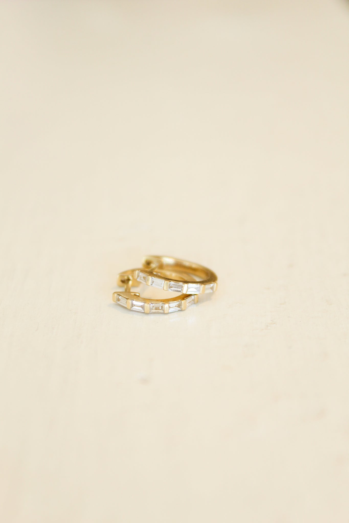 E004- 14k YG 12mm Hoop Earring w/10 Baguette Diamonds .22cts